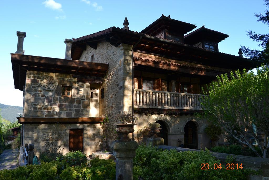 Palacio De Trasvilla Escobedo Exterior foto